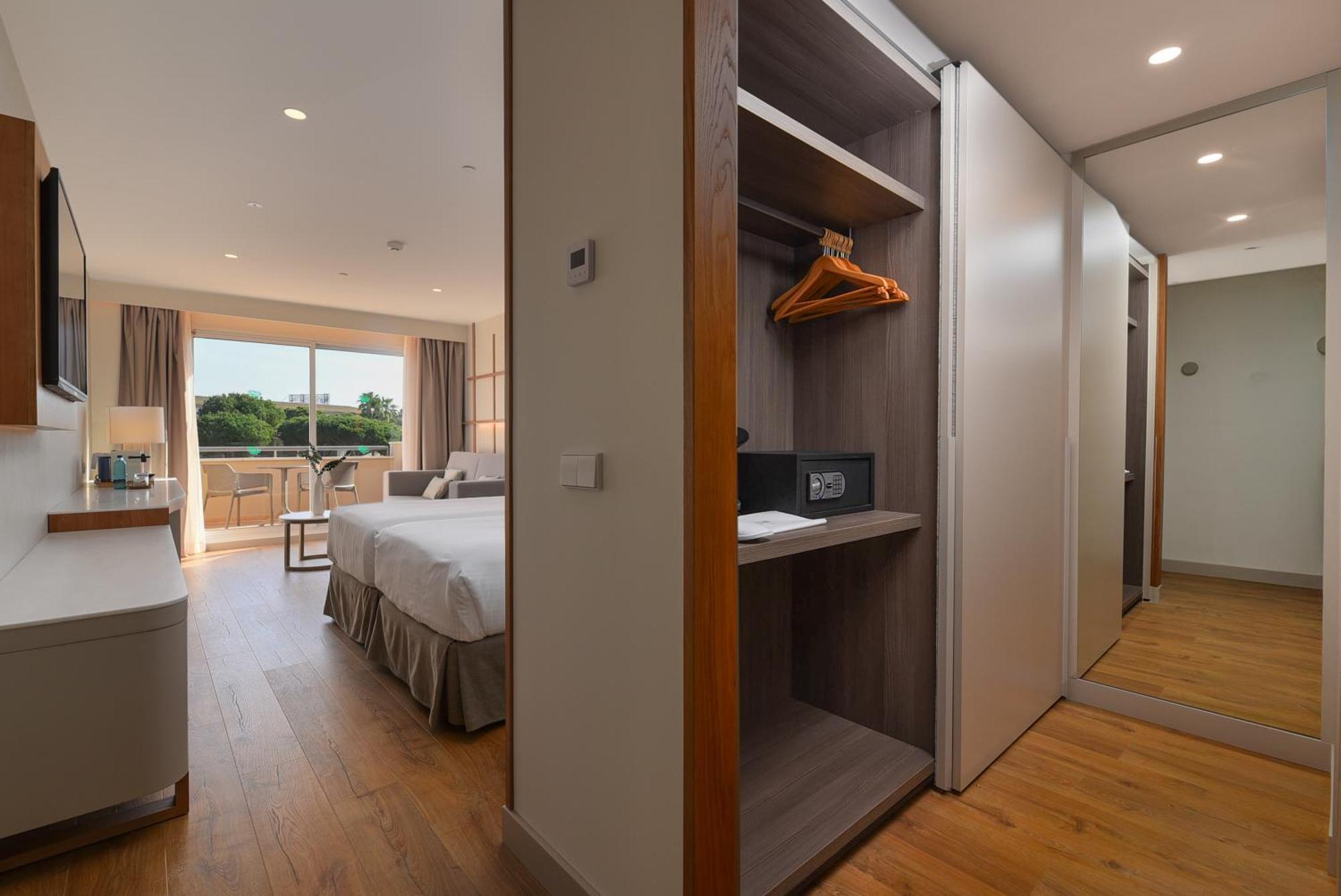 Valentin Sancti Petri Hotel ชิกลานา เด ลา ฟรอนเตรา ภายนอก รูปภาพ